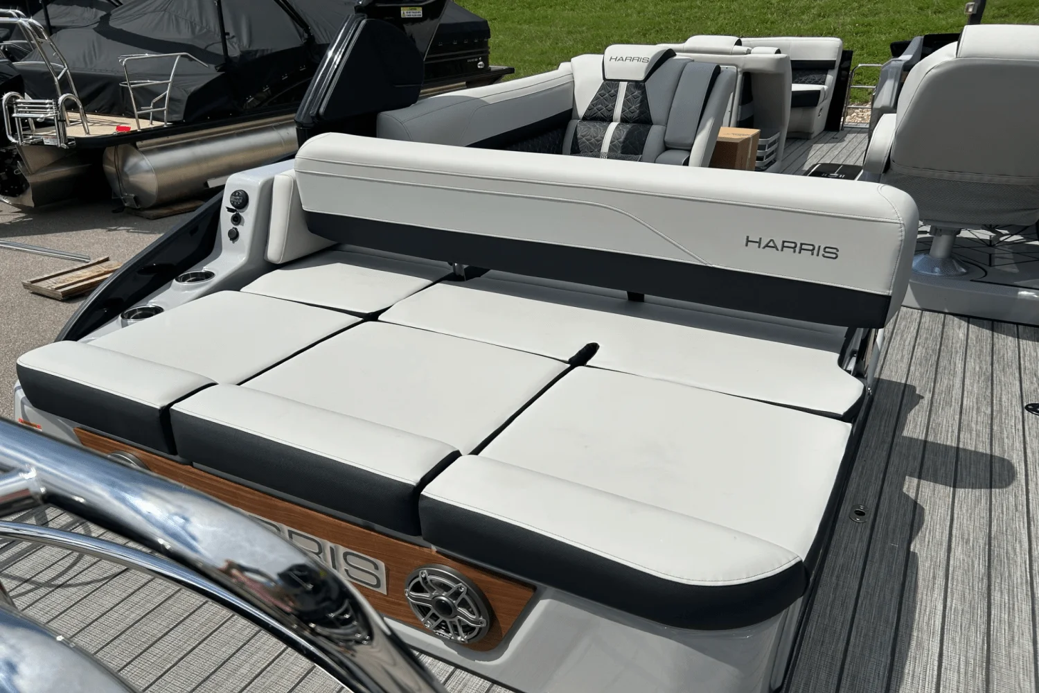 2025 Harris Grand Mariner 250 Image Thumbnail #13
