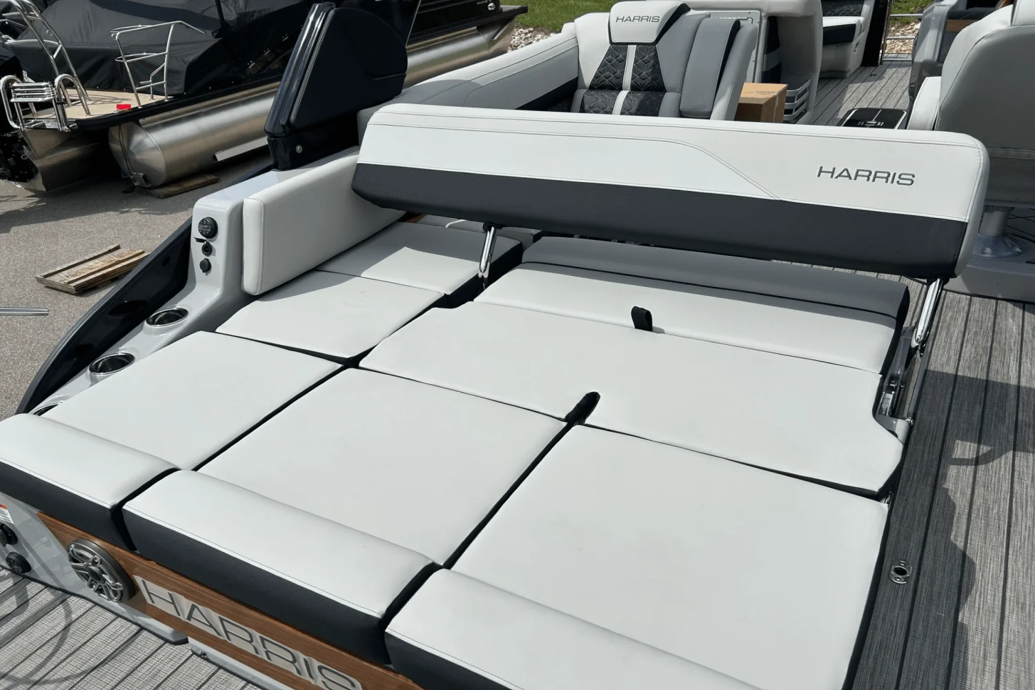 2025 Harris Grand Mariner 250 Image Thumbnail #16