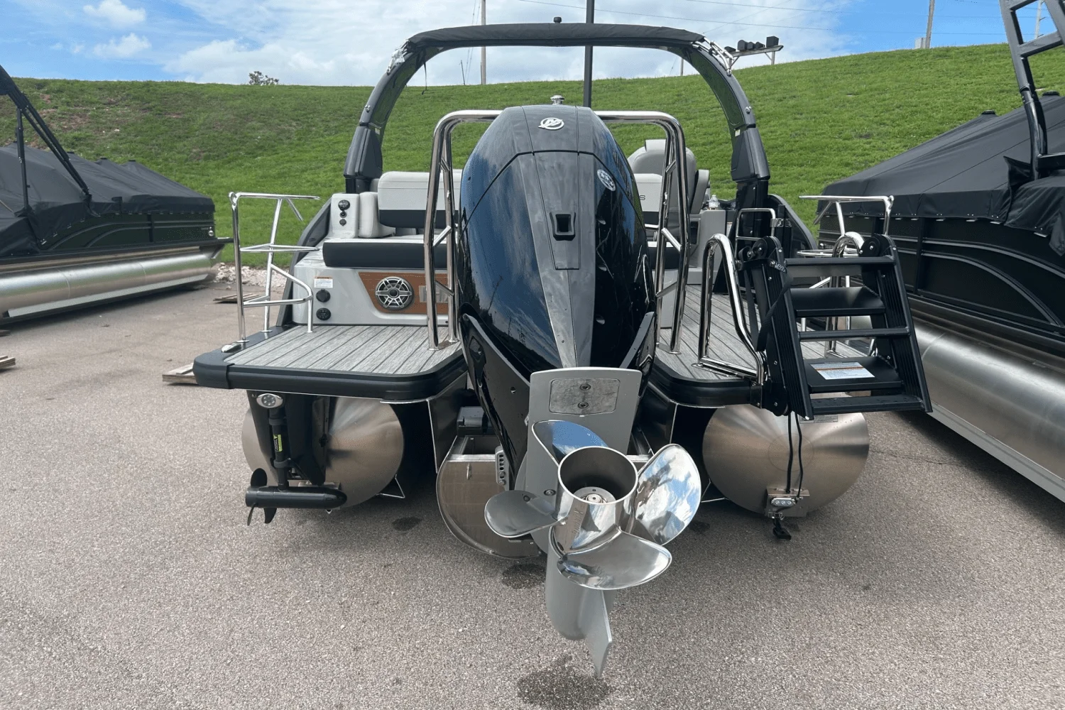 2025 Harris Grand Mariner 250 Image Thumbnail #6