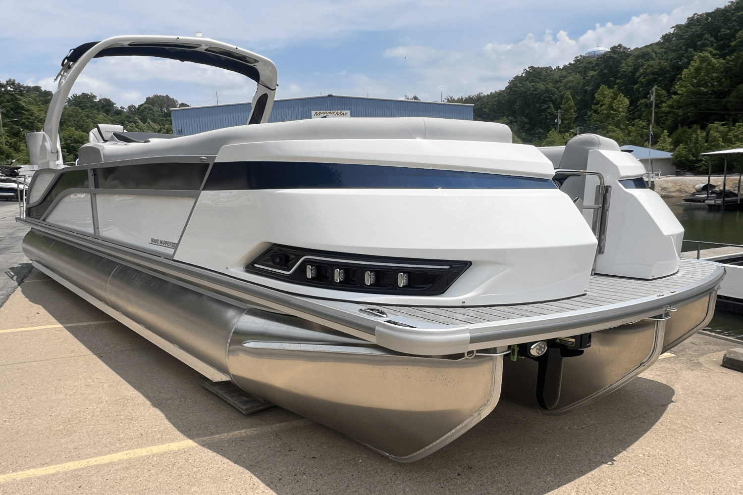 2025 Harris 270 Grand Mariner Image Thumbnail #14