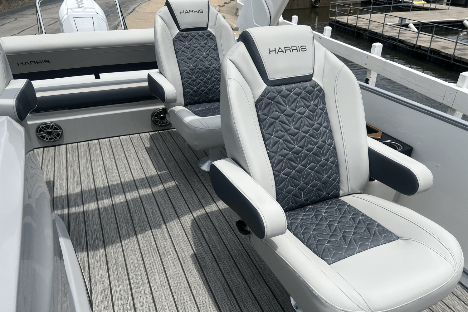 2025 Harris 270 Grand Mariner Image Thumbnail #45