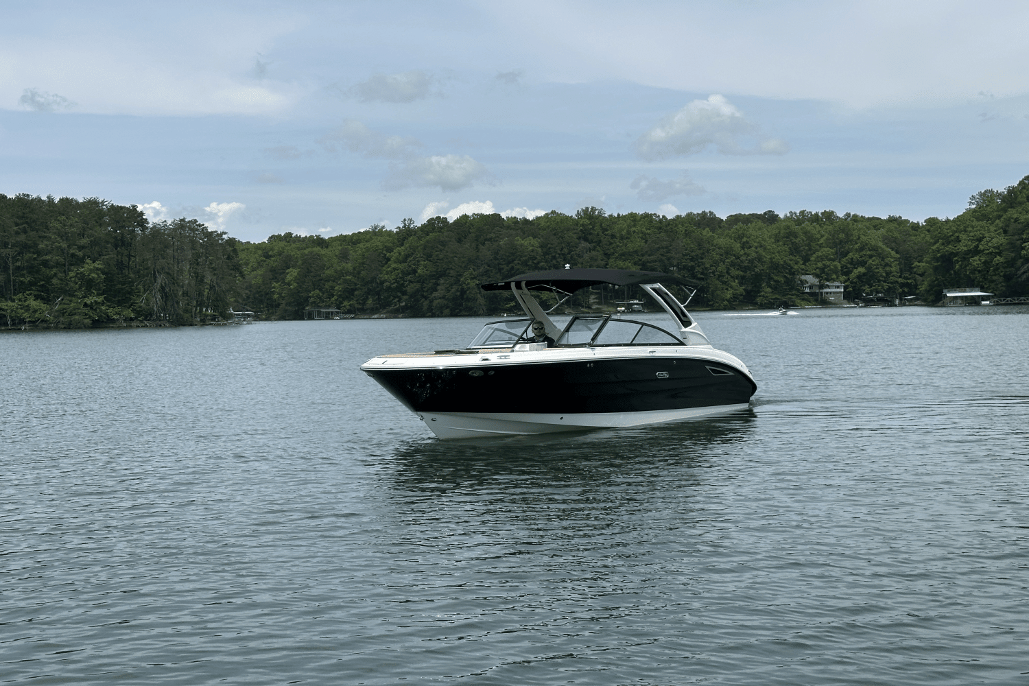 2025 Sea Ray SDX 270 Surf Image Thumbnail #4
