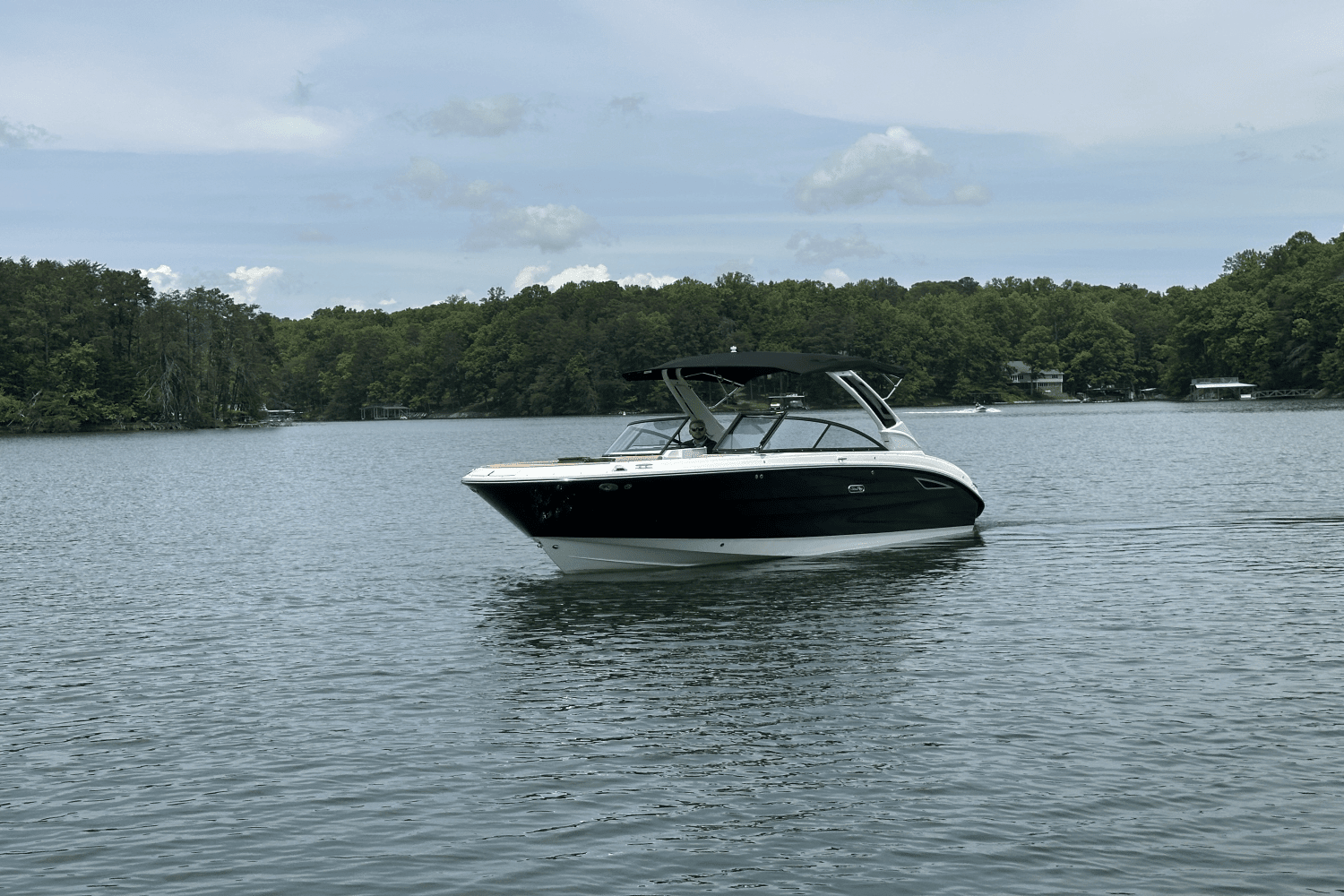 2025 Sea Ray SDX 270 Surf Image Thumbnail #3