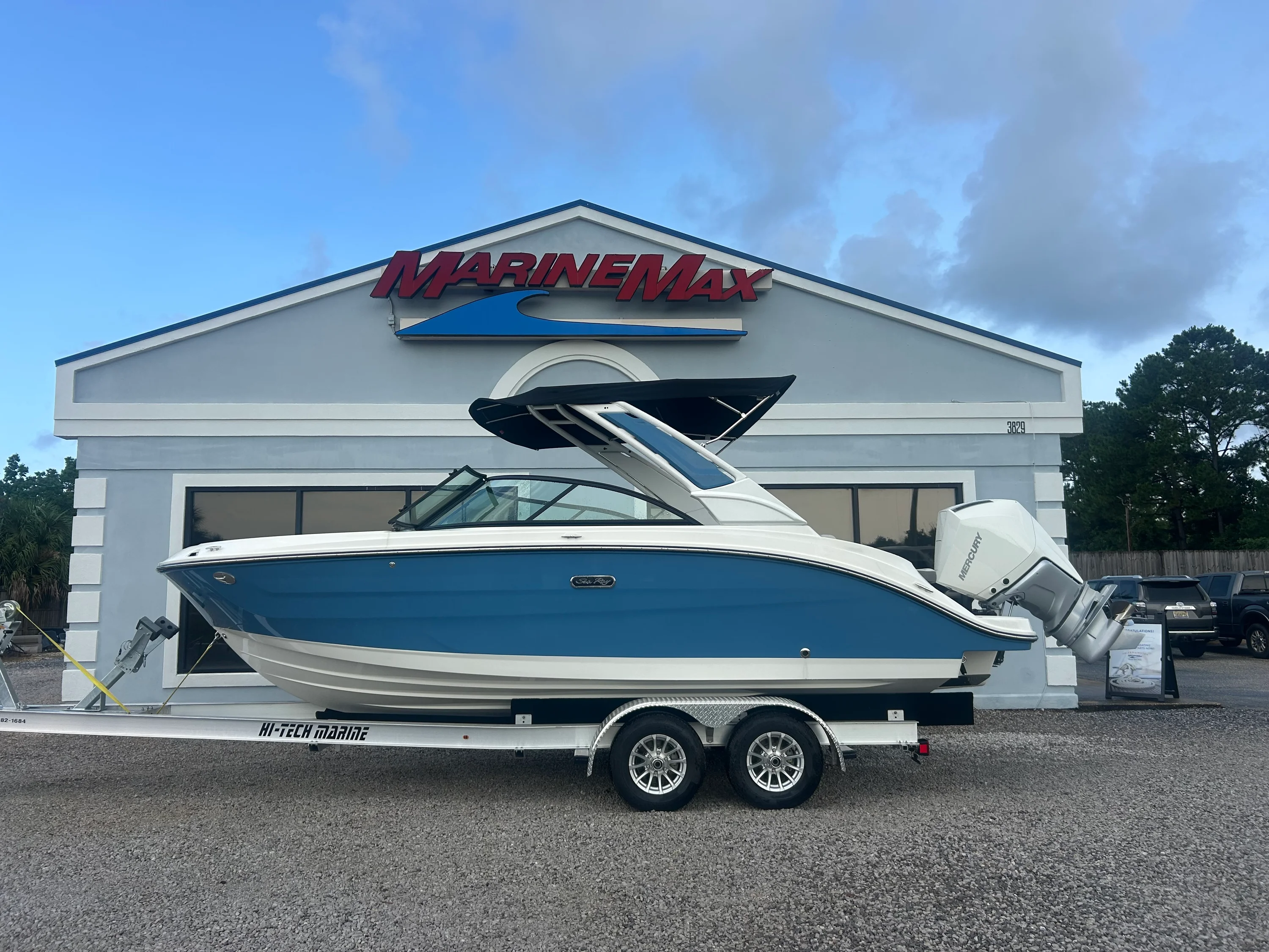 2026 Sea Ray SDX 230 Outboard Image Thumbnail #0