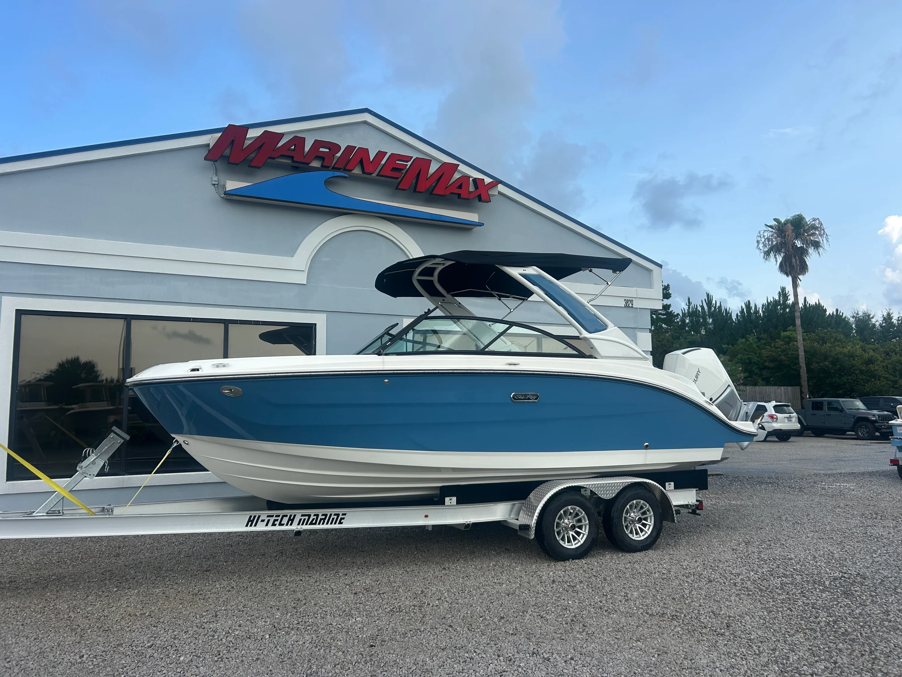 2026 Sea Ray SDX 230 Outboard Image Thumbnail #3