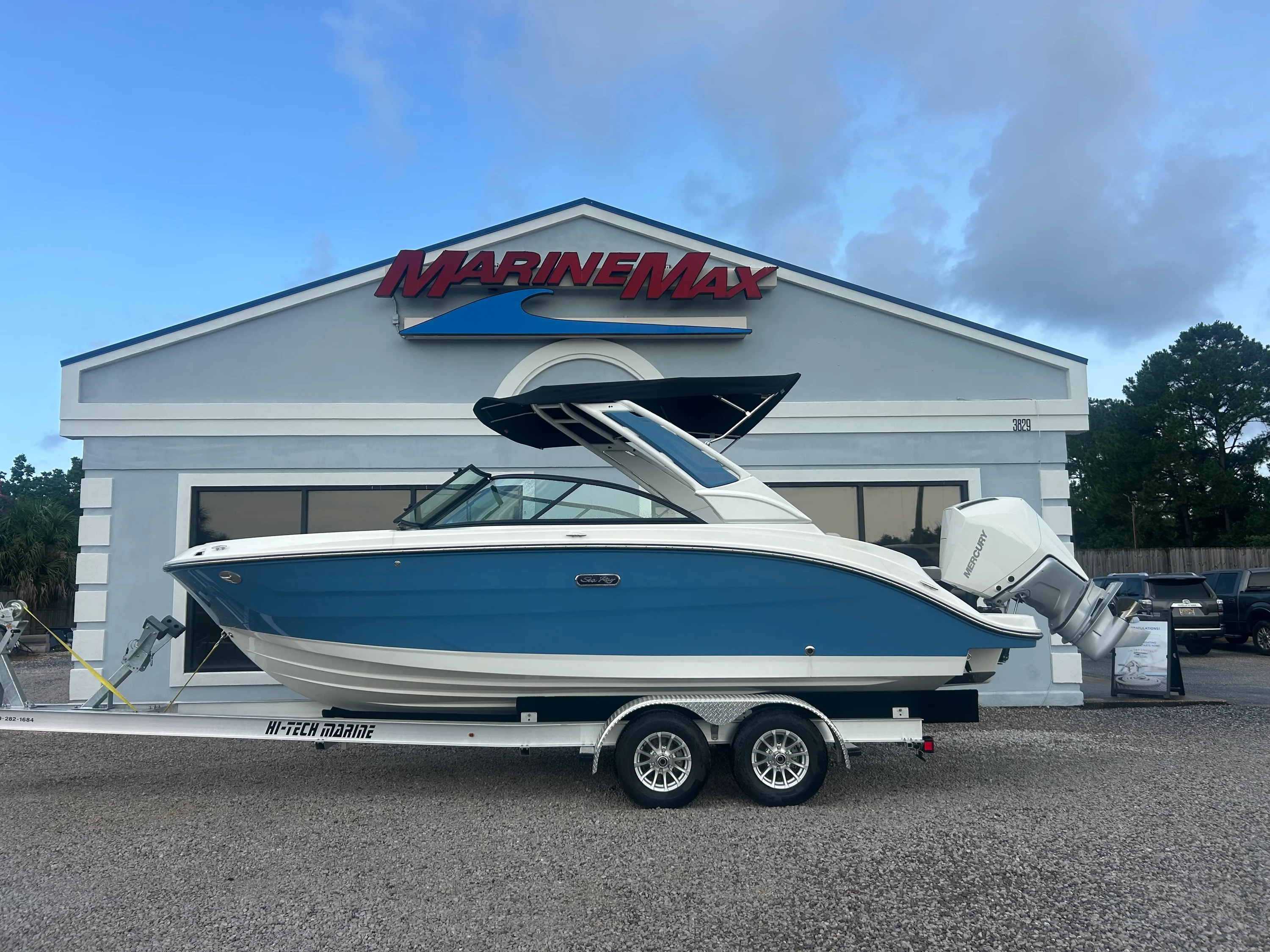 2026 Sea Ray SDX 230 Outboard Image Thumbnail #1