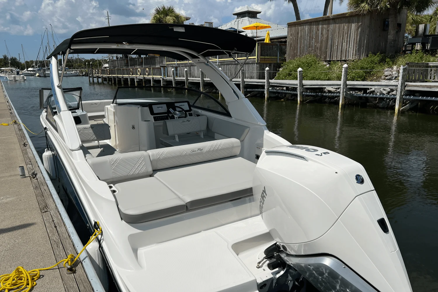 2026 Sea Ray SDX 230 Outboard Image Thumbnail #3