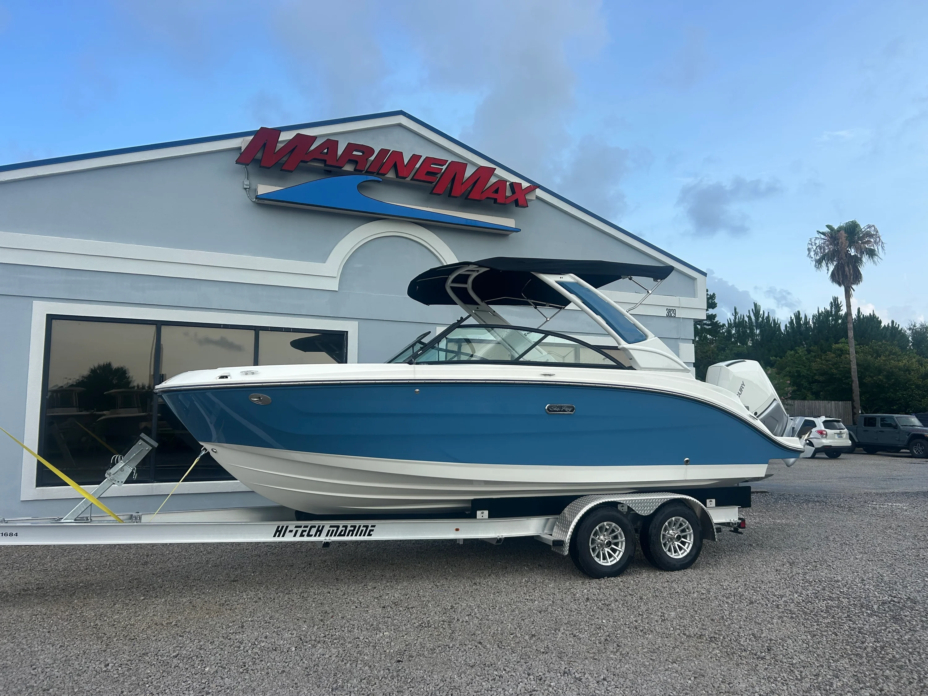 2026 Sea Ray SDX 230 Outboard Image Thumbnail #2
