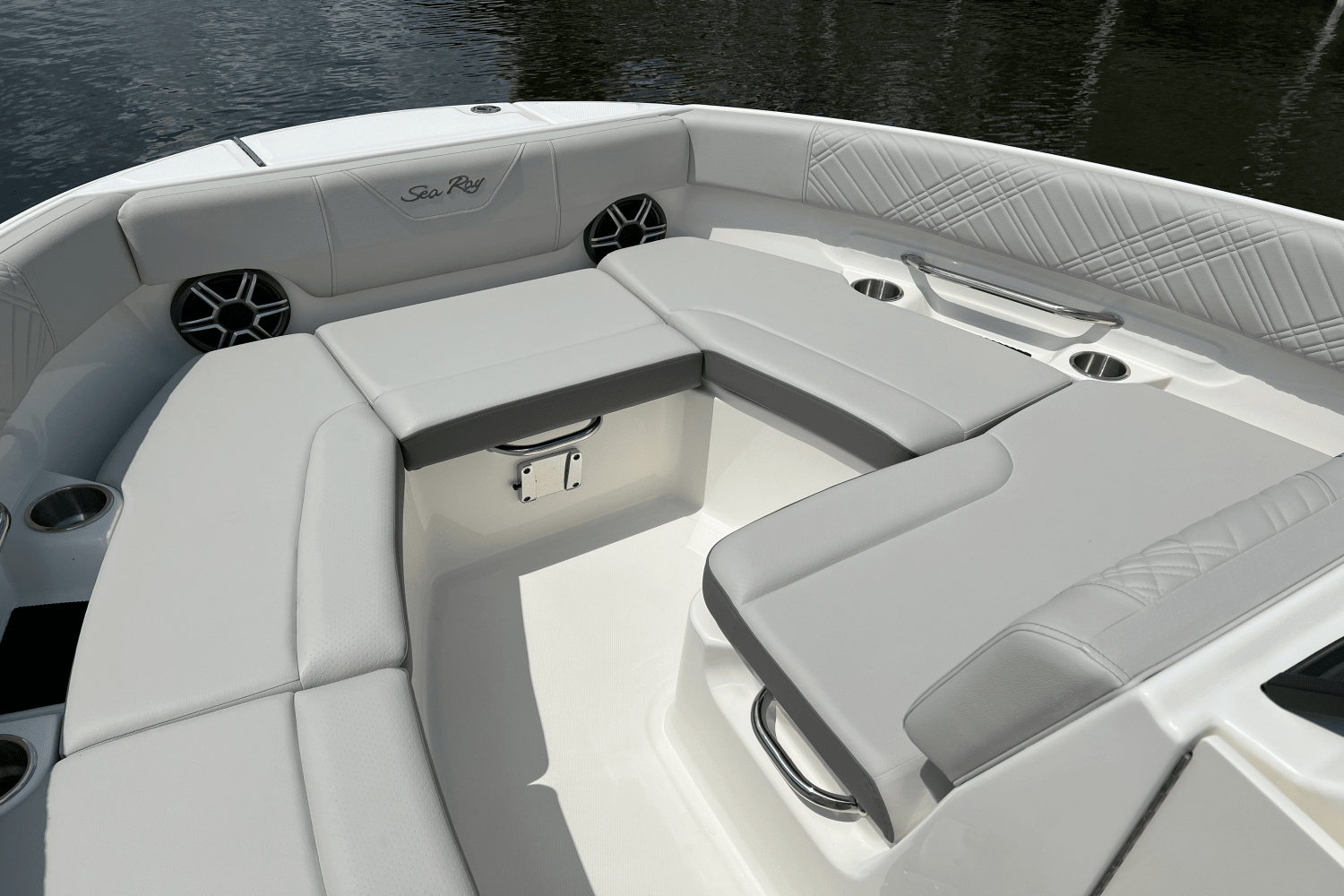 2026 Sea Ray SDX 230 Outboard Image Thumbnail #20