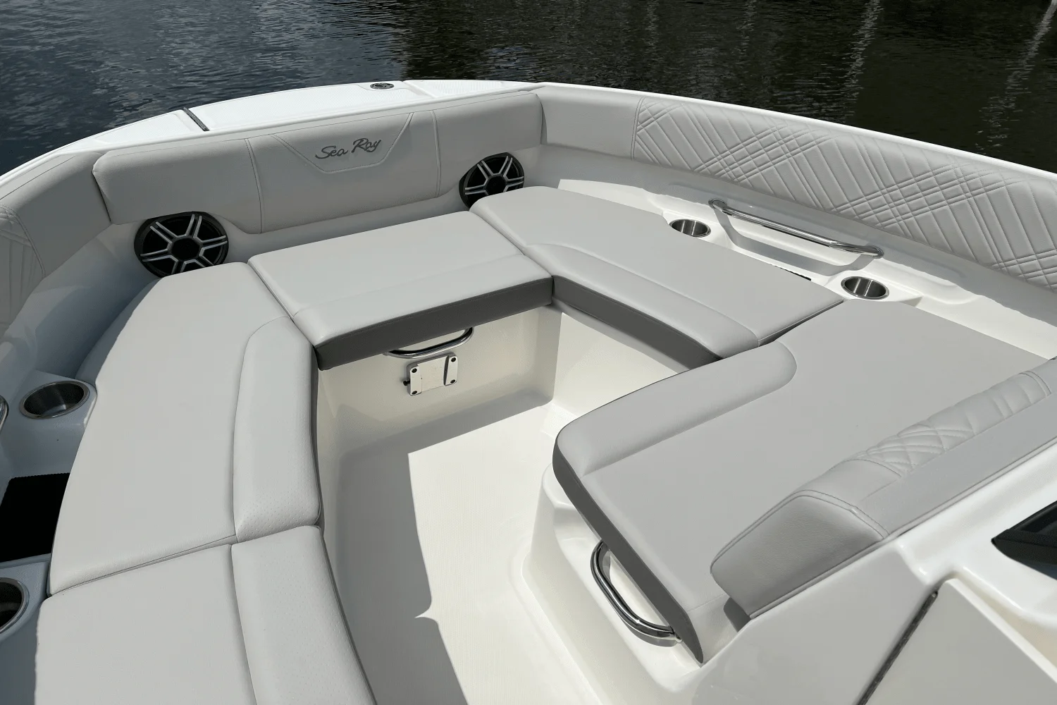 2026 Sea Ray SDX 230 Outboard Image Thumbnail #20