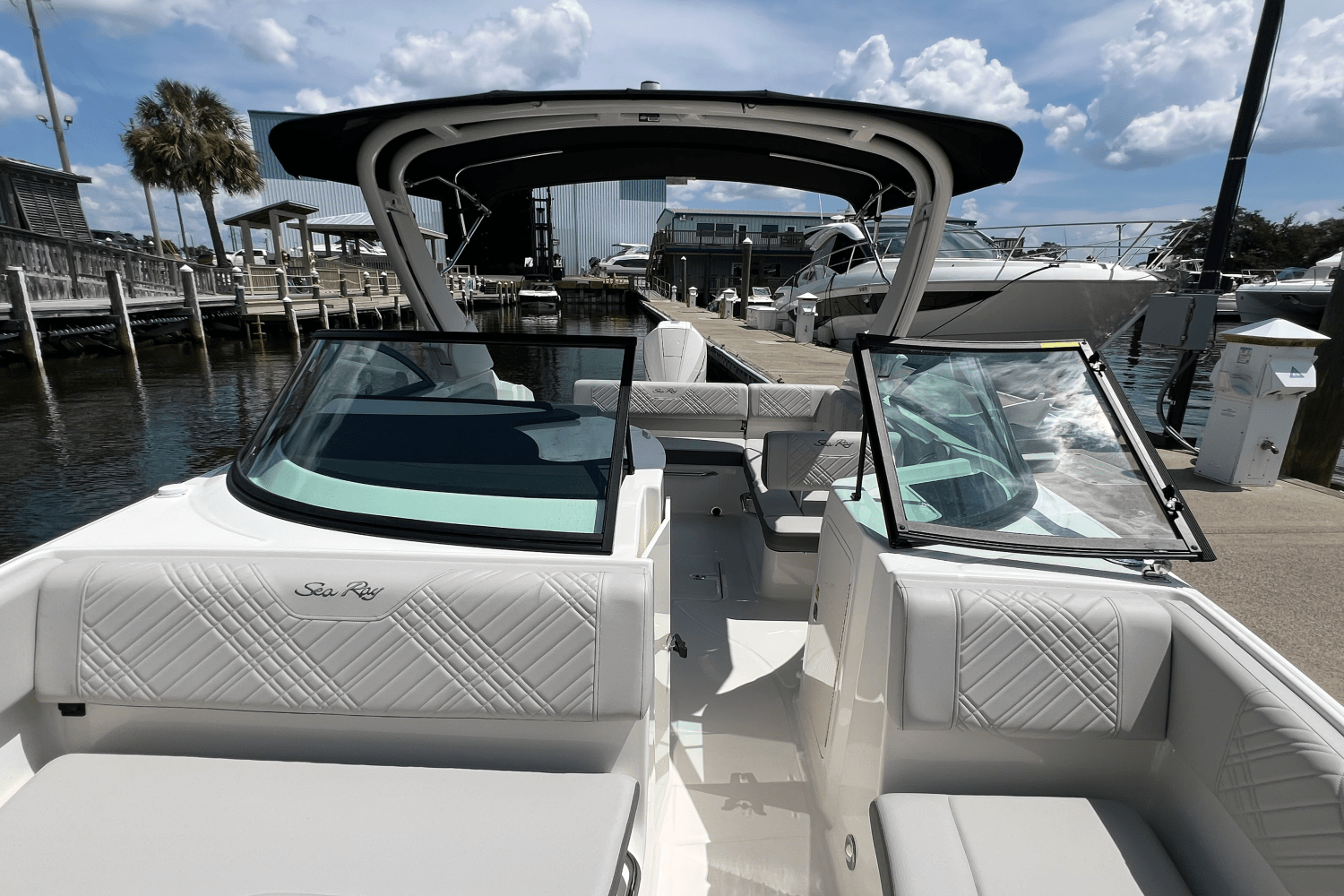 2026 Sea Ray SDX 230 Outboard Image Thumbnail #10