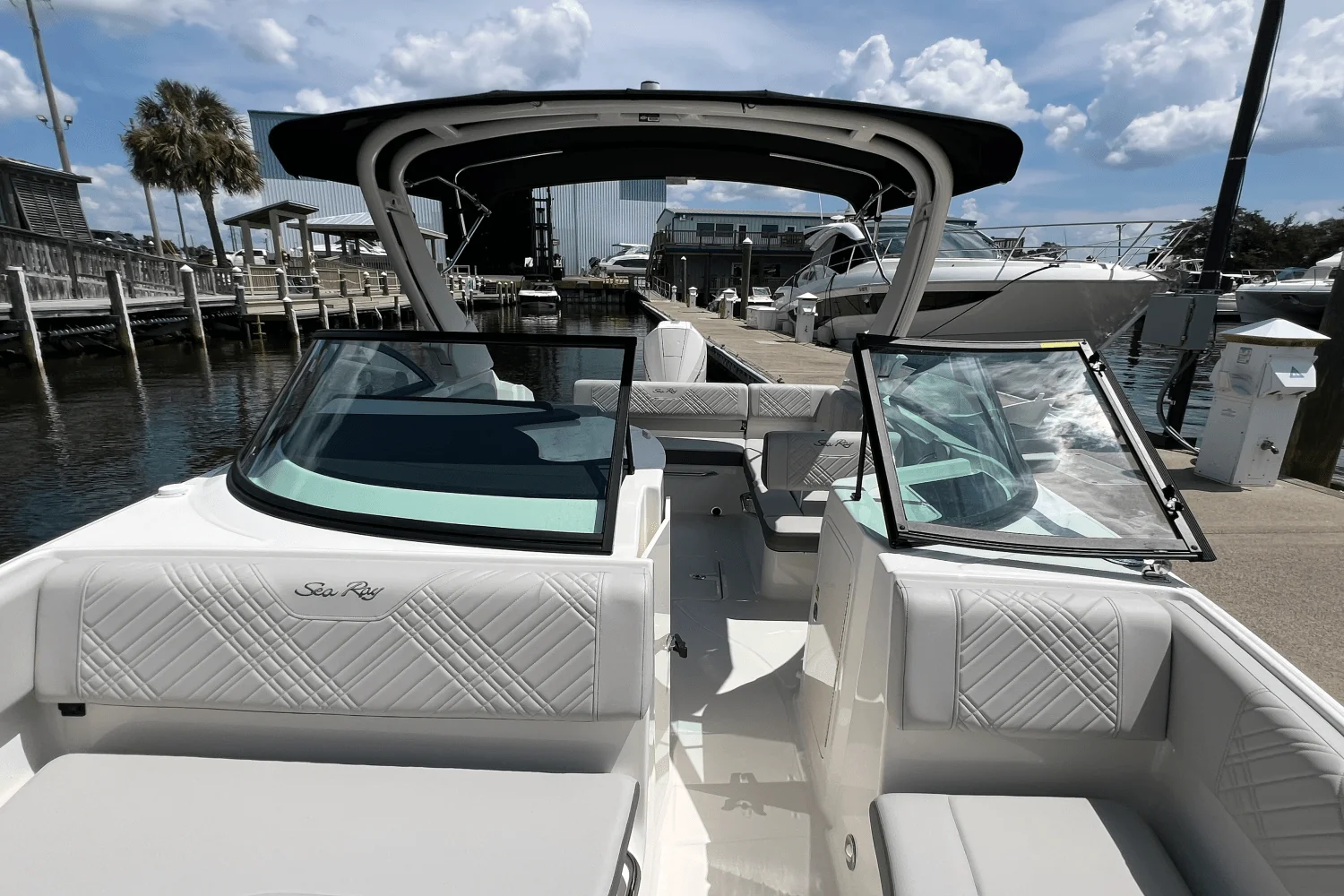 2026 Sea Ray SDX 230 Outboard Image Thumbnail #10