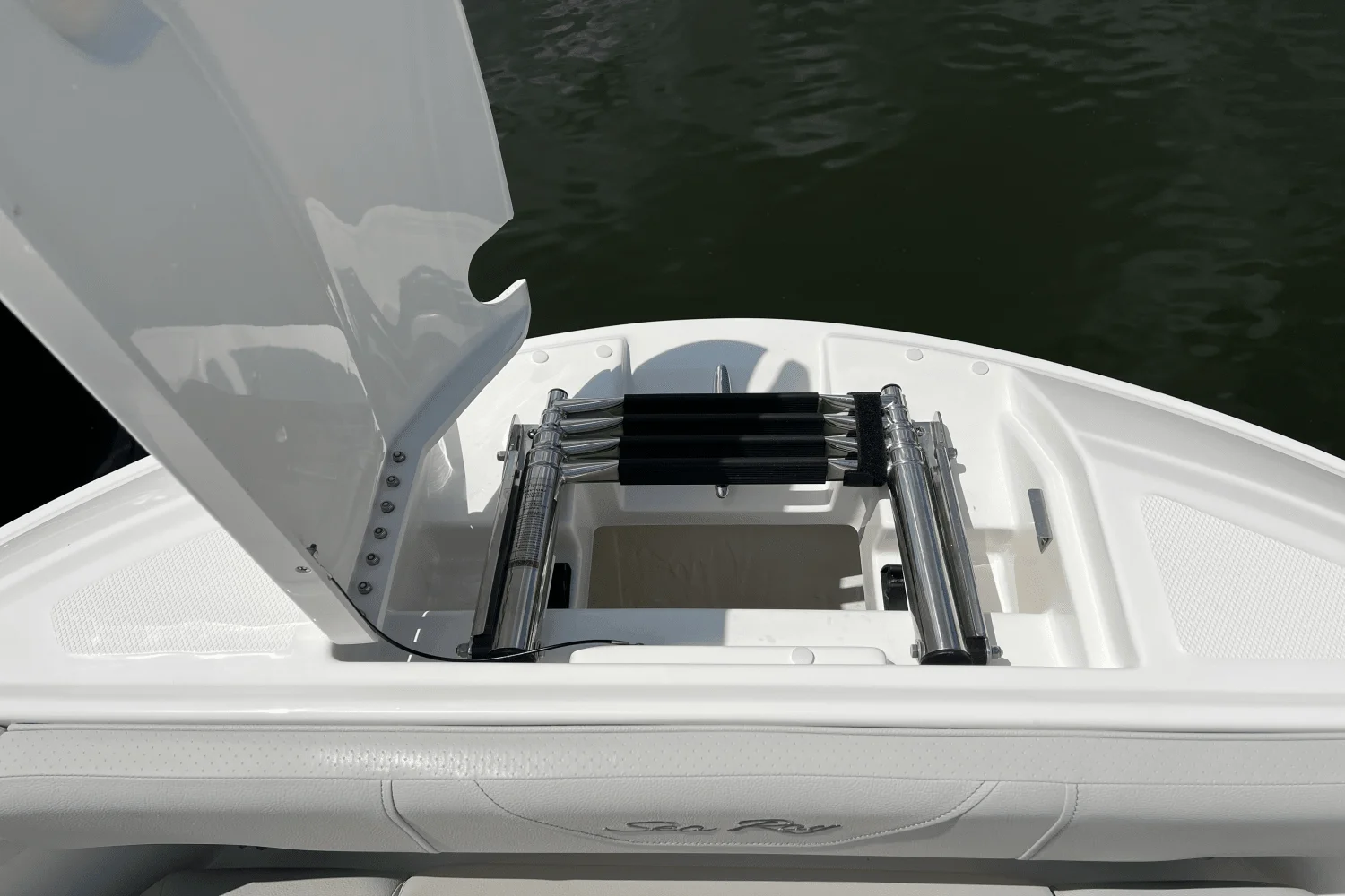 2026 Sea Ray SDX 230 Outboard Image Thumbnail #17