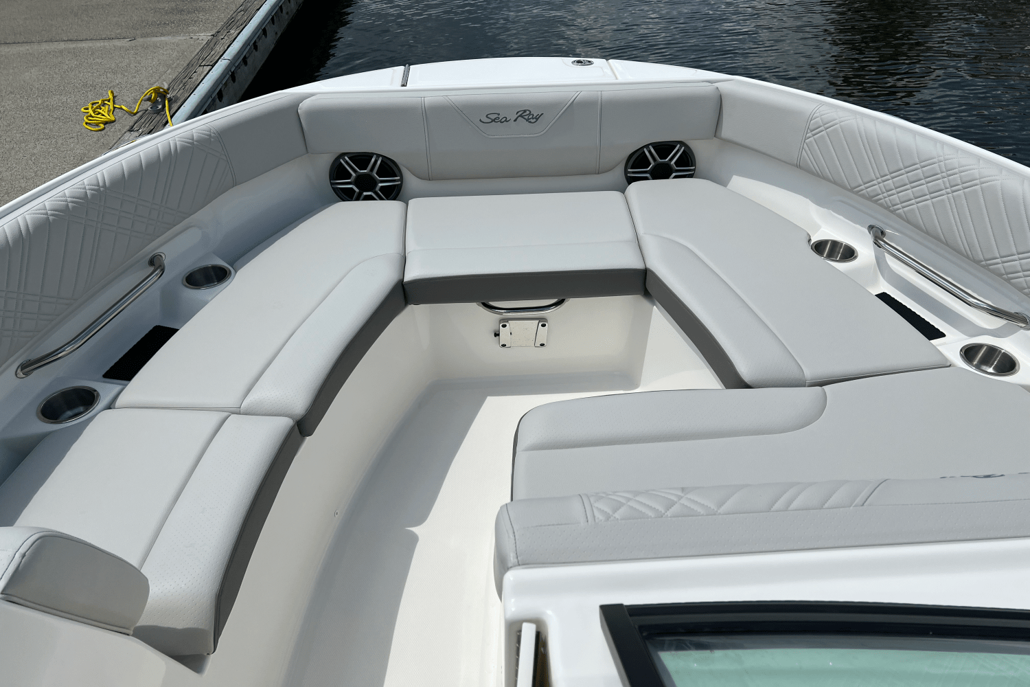 2026 Sea Ray SDX 230 Outboard Image Thumbnail #19
