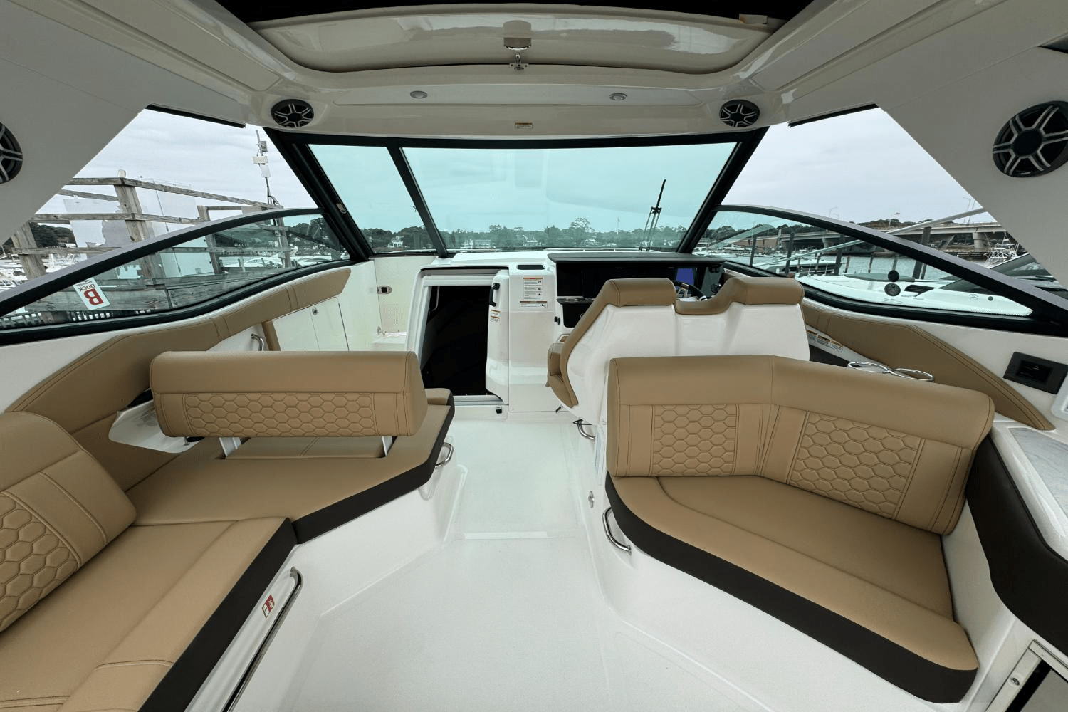 2026 Sea Ray 320DA-OB Image Thumbnail #20