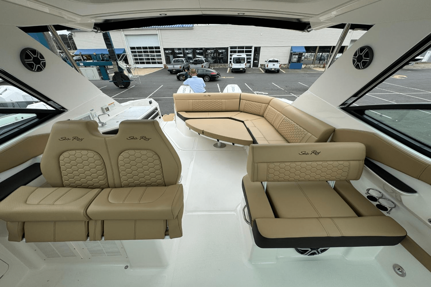 2026 Sea Ray 320DA-OB Image Thumbnail #23