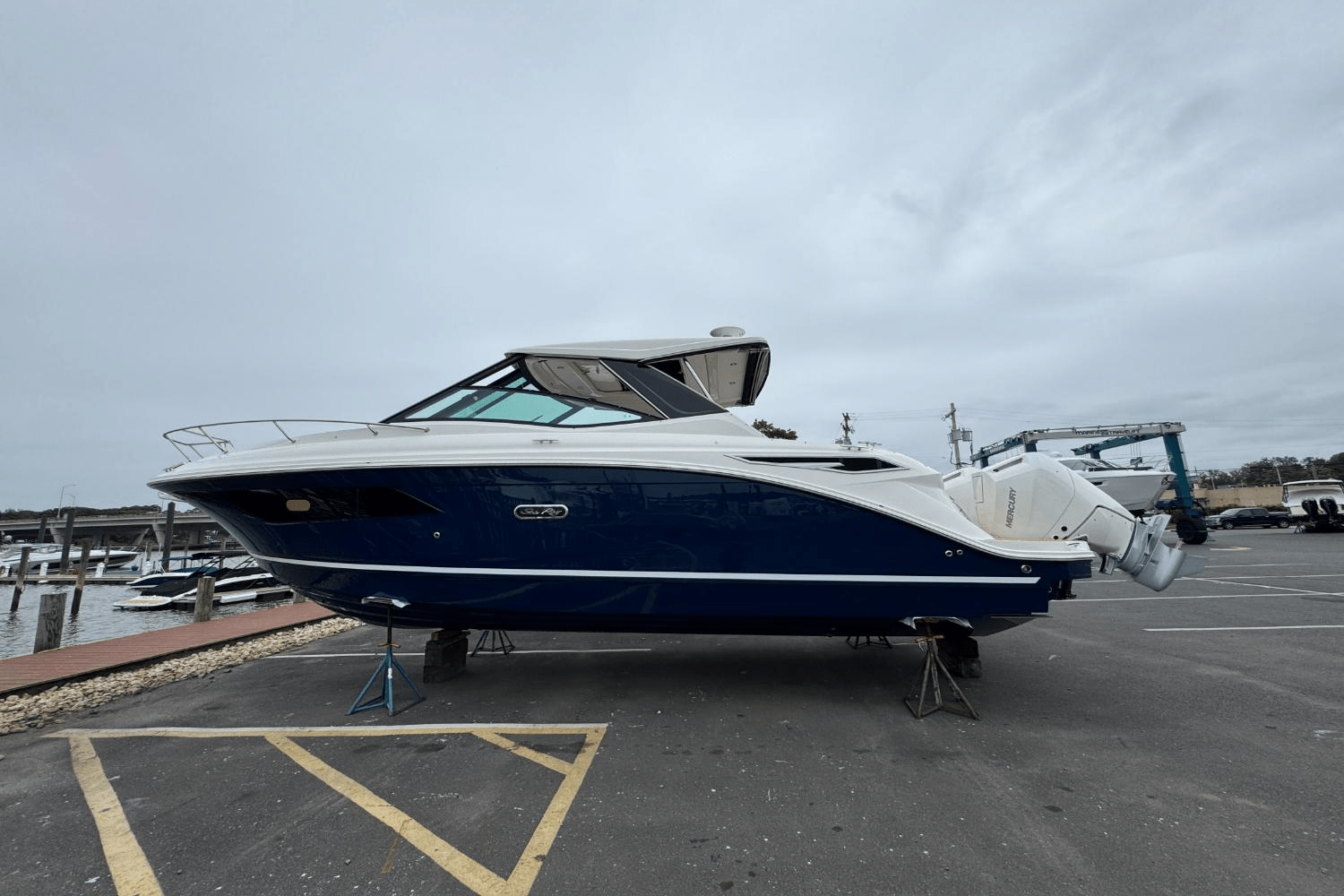2026 Sea Ray 320DA-OB Image Thumbnail #2