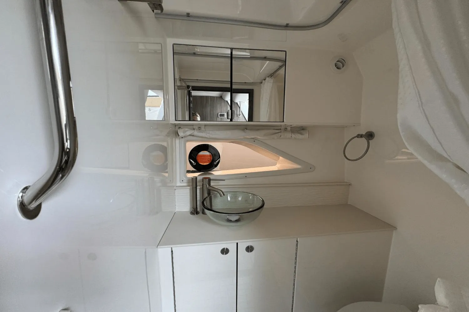 2026 Sea Ray Sundancer 320 Outboard Image Thumbnail #40