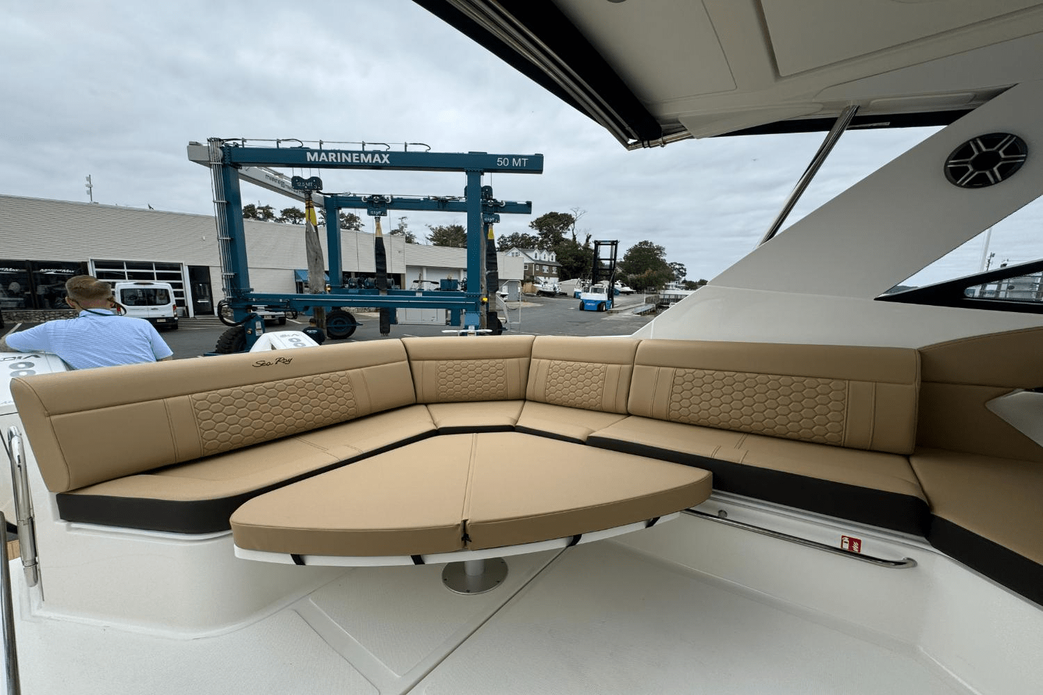 2026 Sea Ray 320DA-OB Image Thumbnail #10