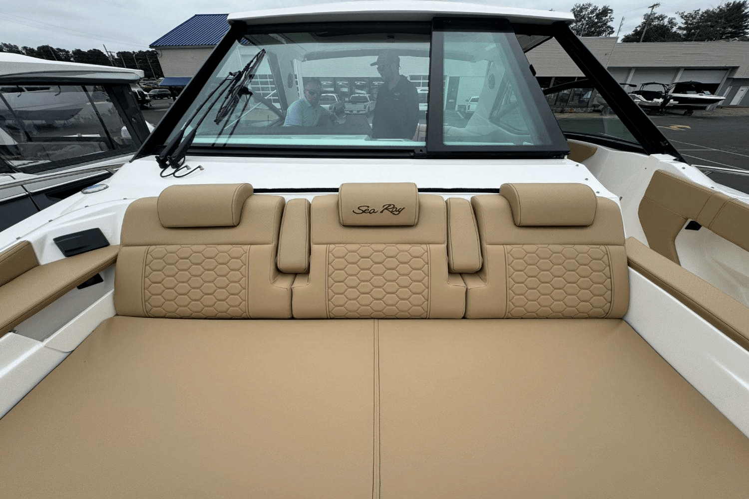 2026 Sea Ray 320DA-OB Image Thumbnail #43