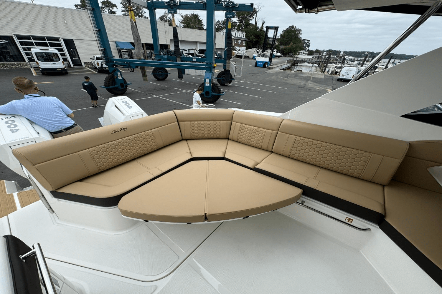 2026 Sea Ray 320DA-OB Image Thumbnail #8