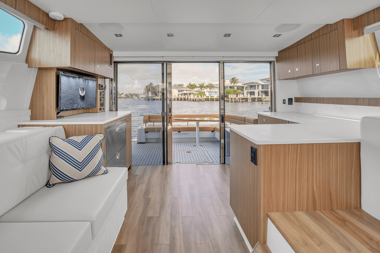 2025 Cruisers Yachts 46 Cantius Image Thumbnail #22