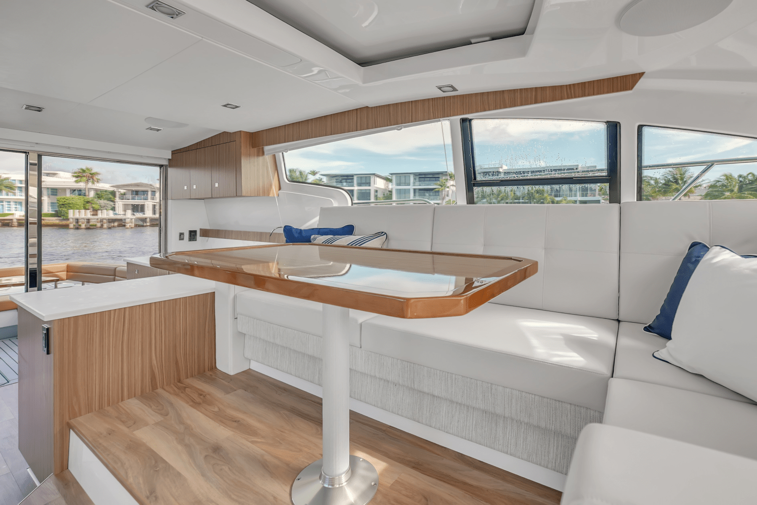 2025 Cruisers Yachts 46 Cantius Image Thumbnail #32