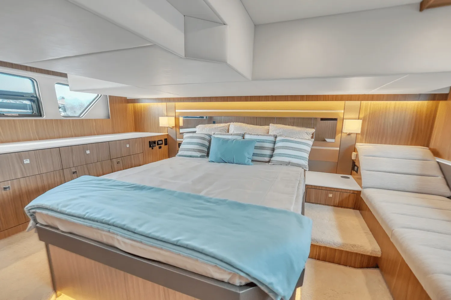 2025 Cruisers Yachts 46 Cantius Image Thumbnail #37