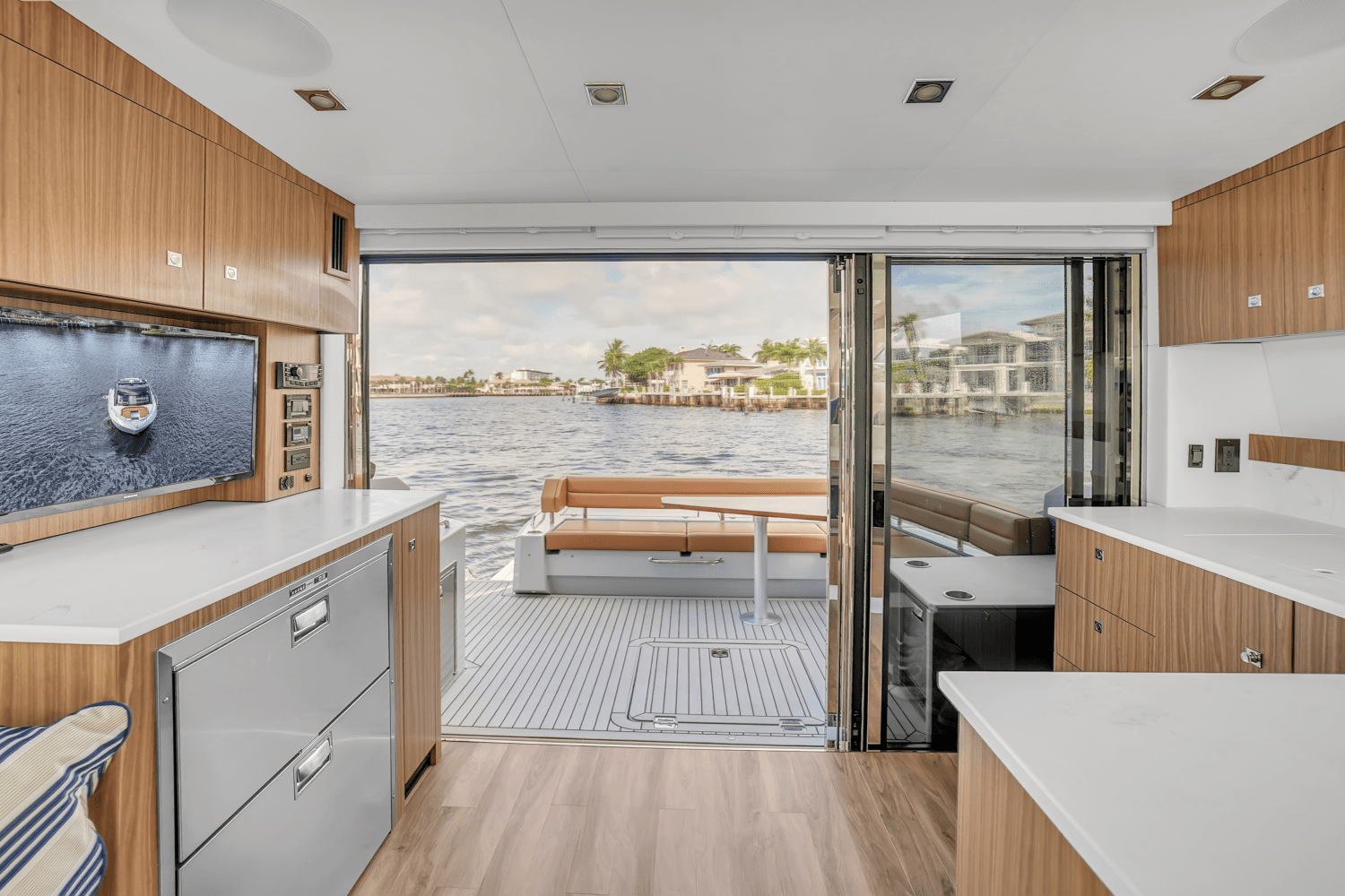 2025 Cruisers Yachts 46 Cantius Image Thumbnail #23