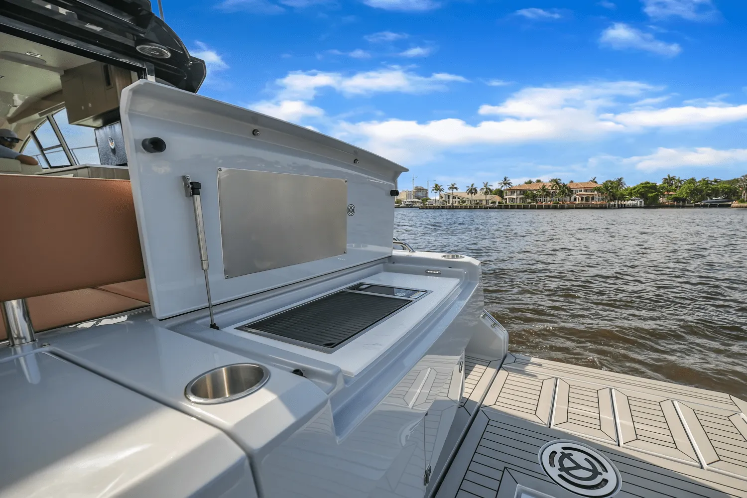 2025 Cruisers Yachts 46 Cantius Image Thumbnail #11