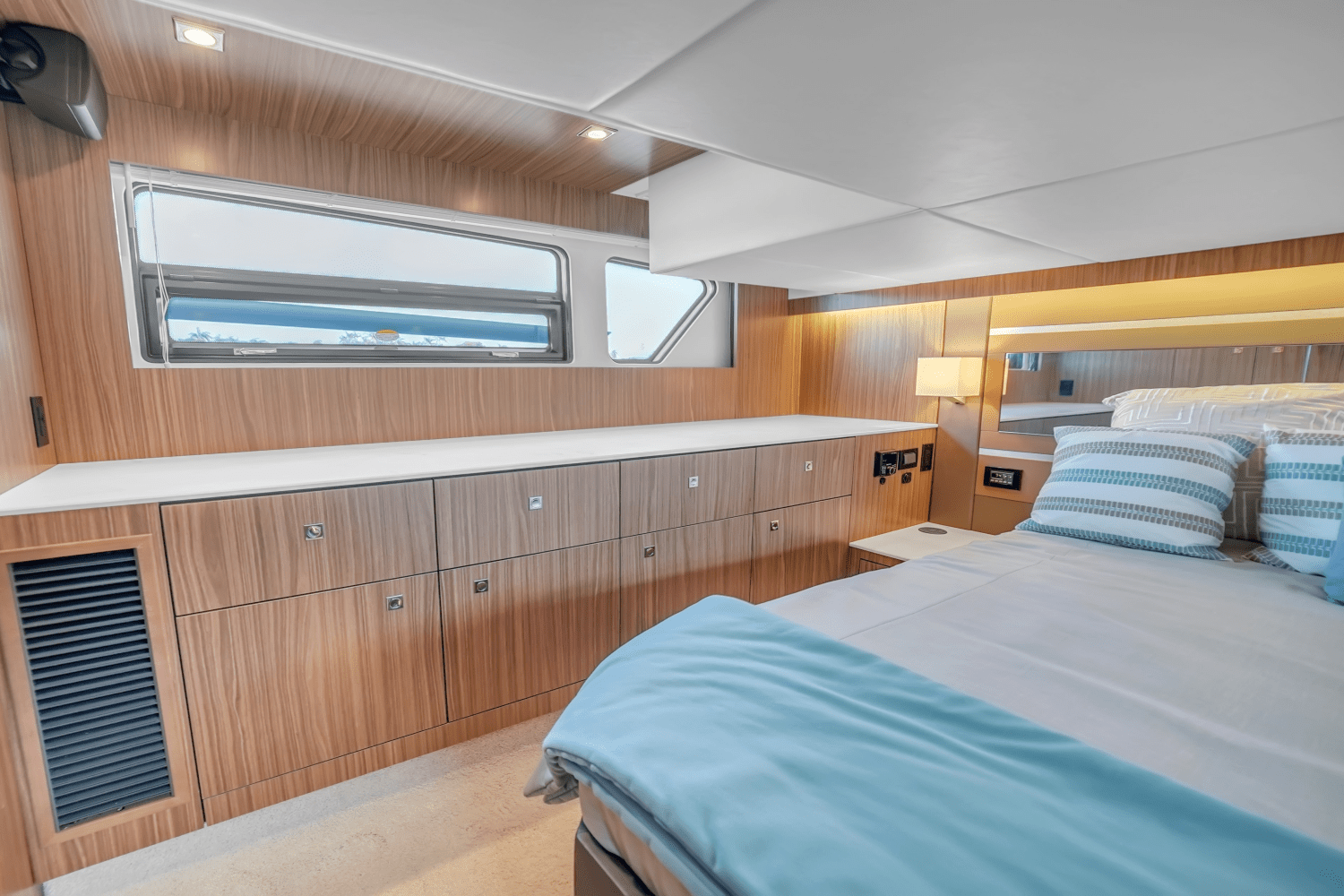 2025 Cruisers Yachts 46 Cantius Image Thumbnail #39