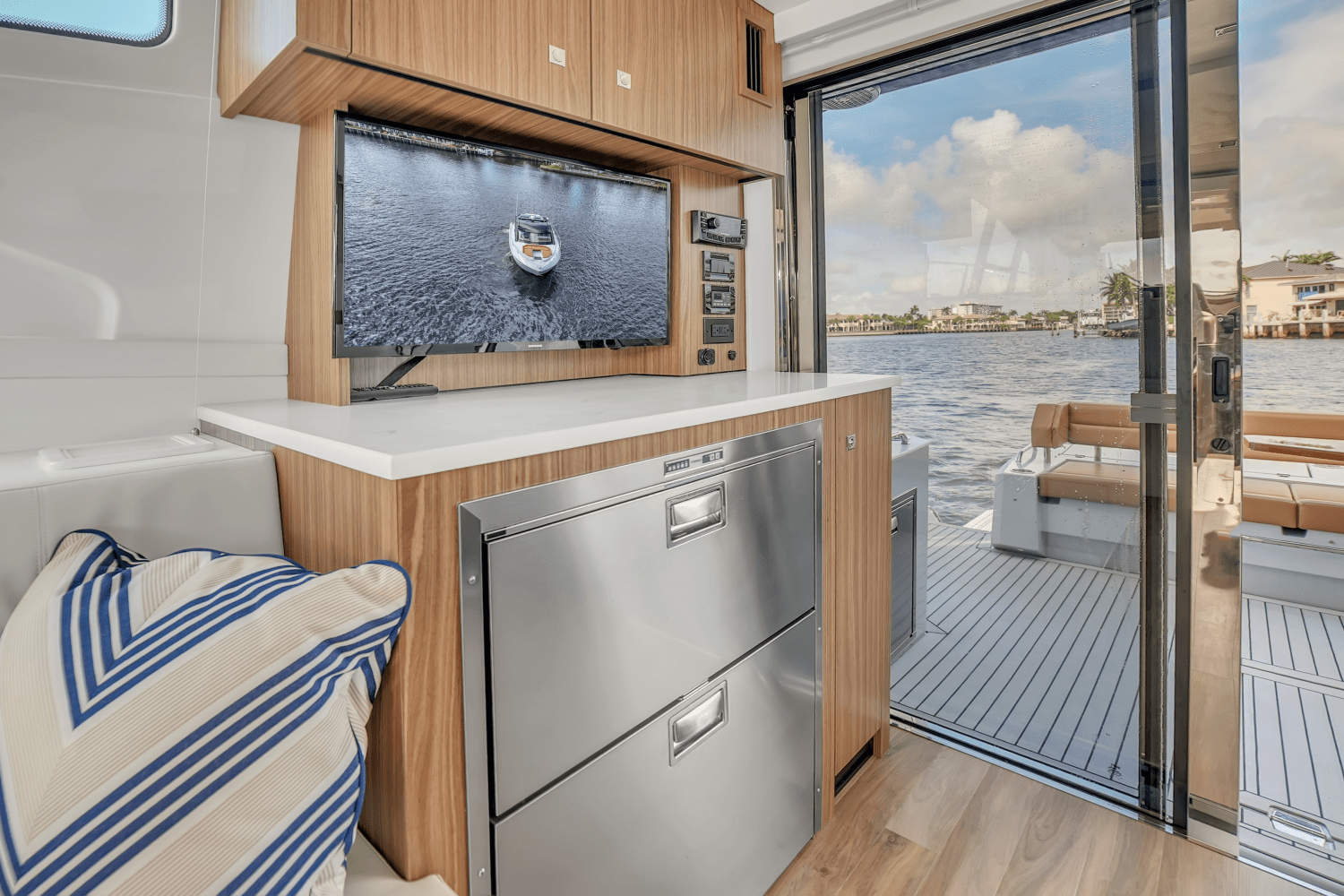 2025 Cruisers Yachts 46 Cantius Image Thumbnail #26