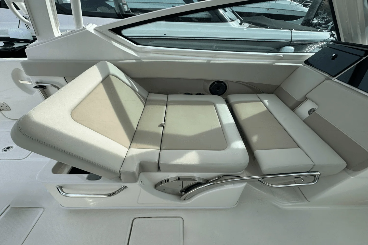 2023 Boston Whaler 280 Vantage Image Thumbnail #16