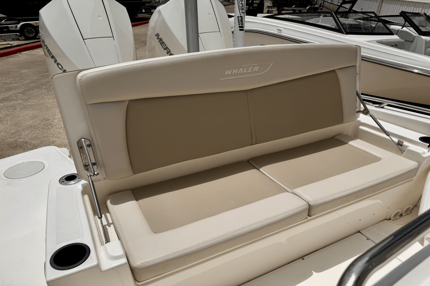2019 Boston Whaler 27 DA Image Thumbnail #15