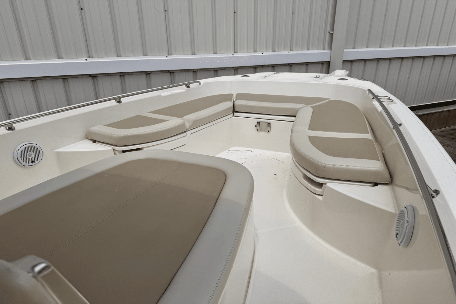 2019 Boston Whaler 27 DA Image Thumbnail #5