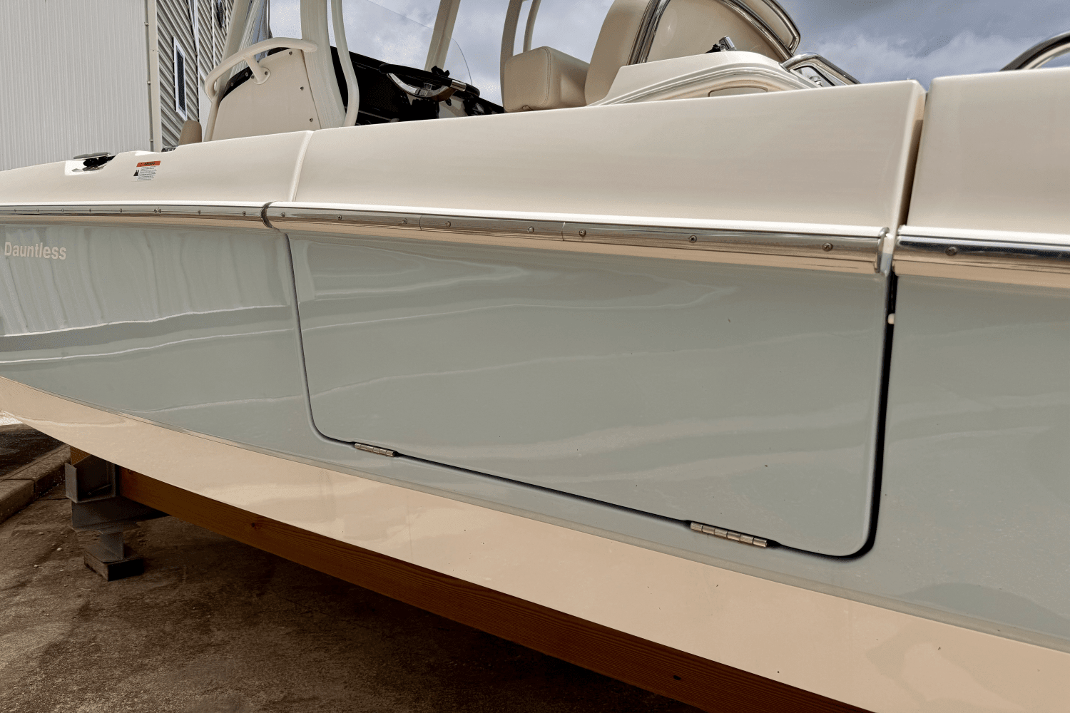 2019 Boston Whaler 27 DA Image Thumbnail #4