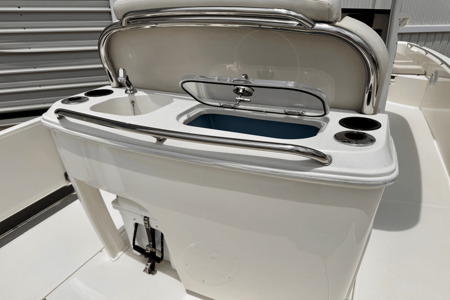 2019 Boston Whaler 27 DA Image Thumbnail #16