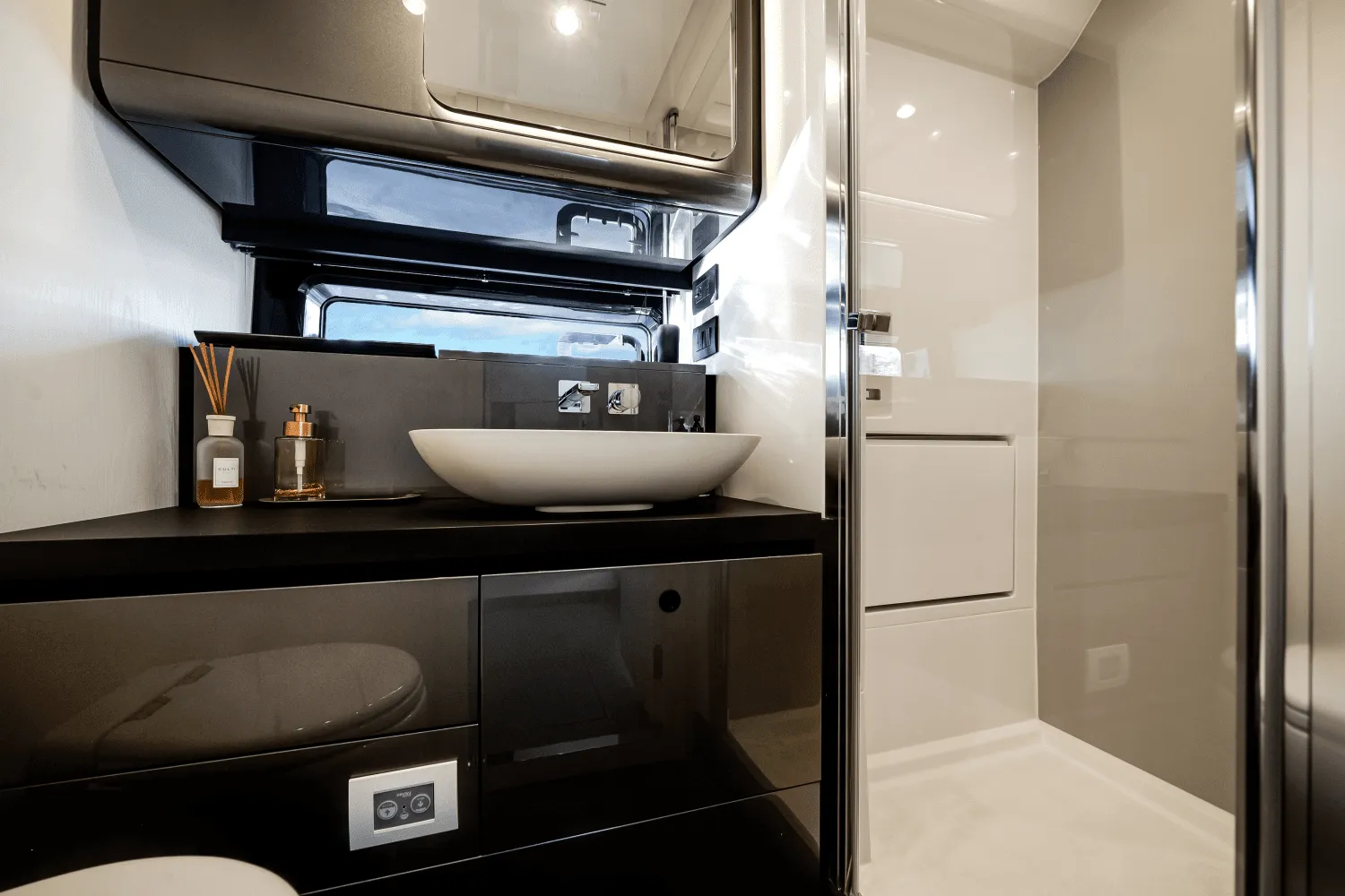 2021 Azimut Verve 47 Image Thumbnail #40