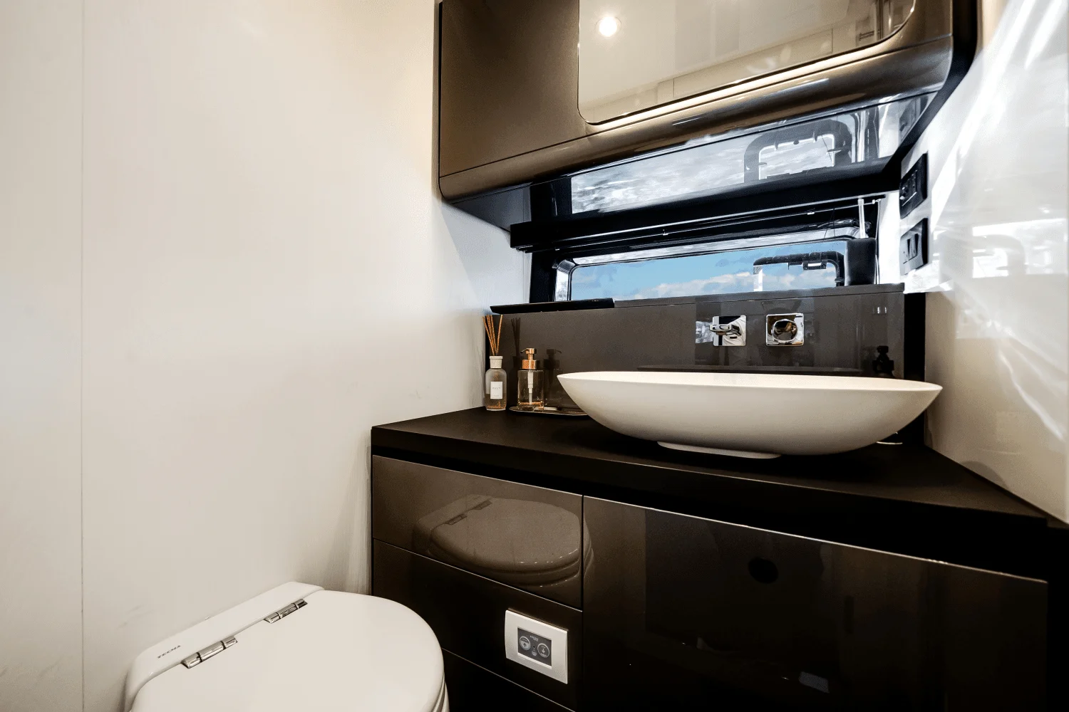 2021 Azimut Verve 47 Image Thumbnail #41