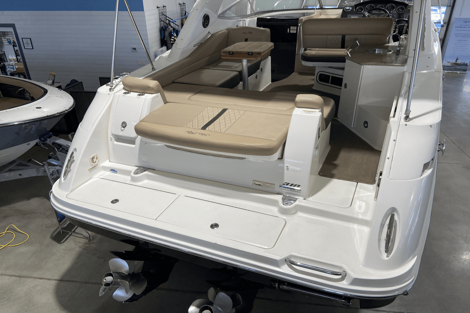 2016 Sea Ray 310 SUNDANCER Image Thumbnail #9