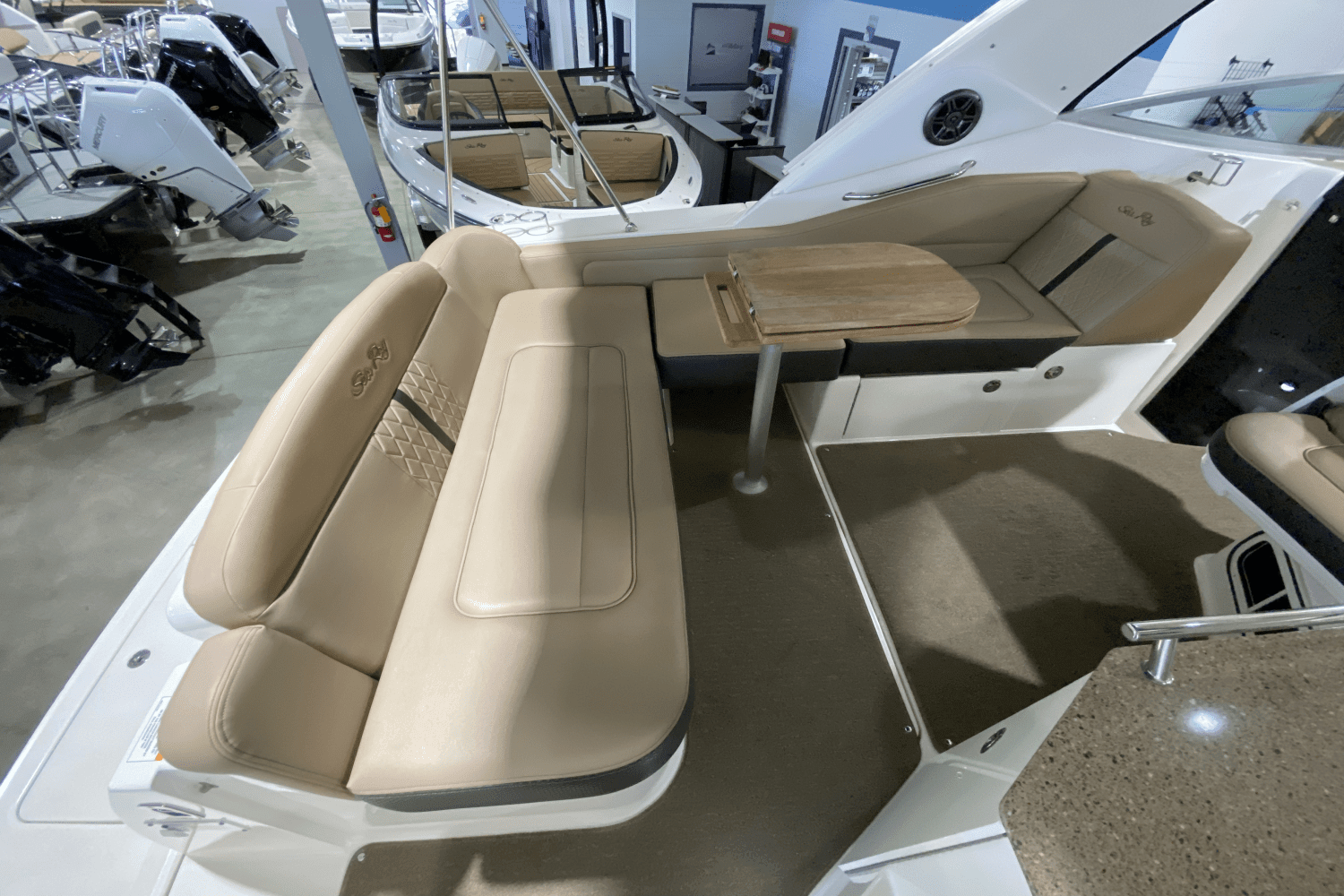 2016 Sea Ray 310 SUNDANCER Image Thumbnail #10