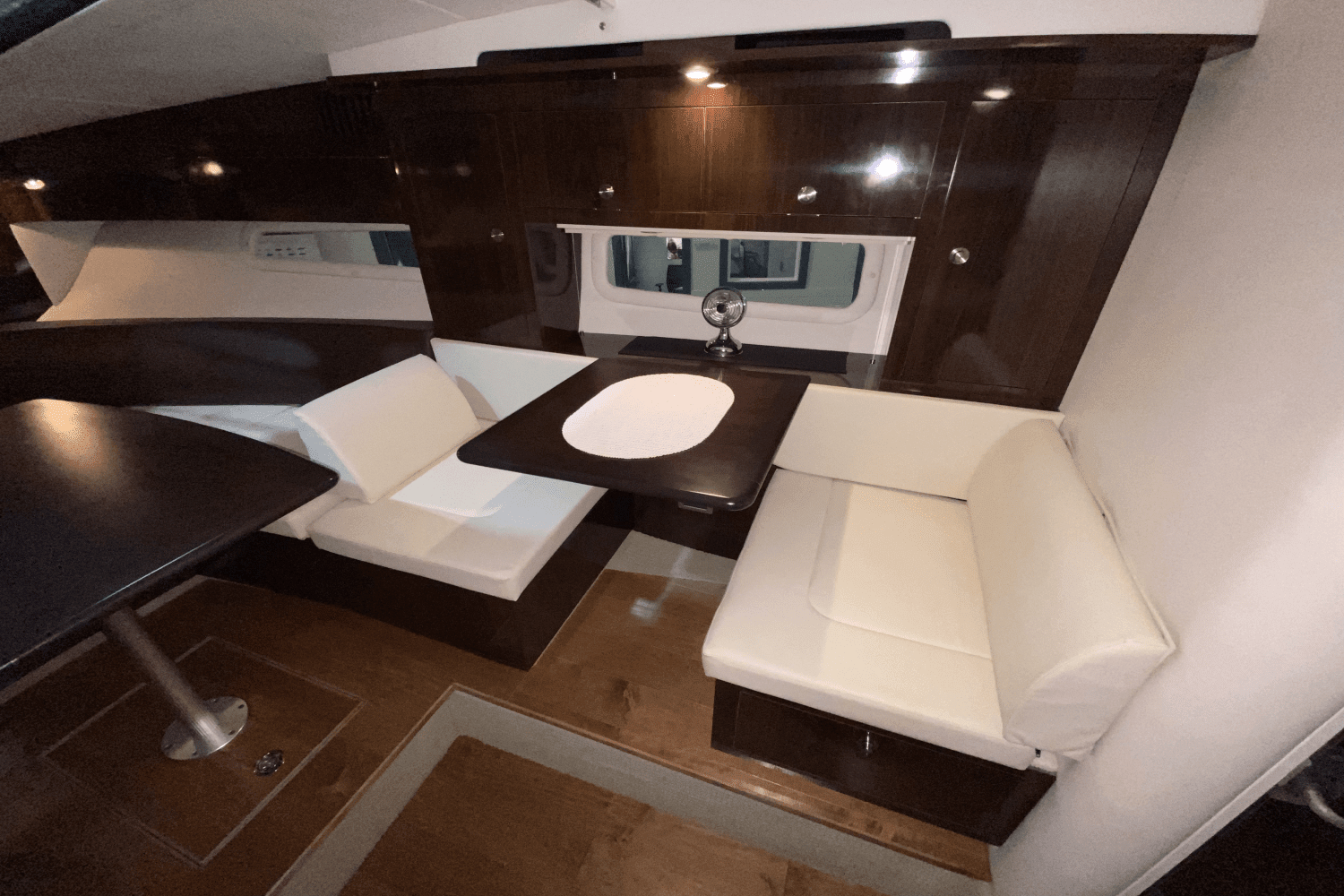 2016 Sea Ray 310 SUNDANCER Image Thumbnail #15