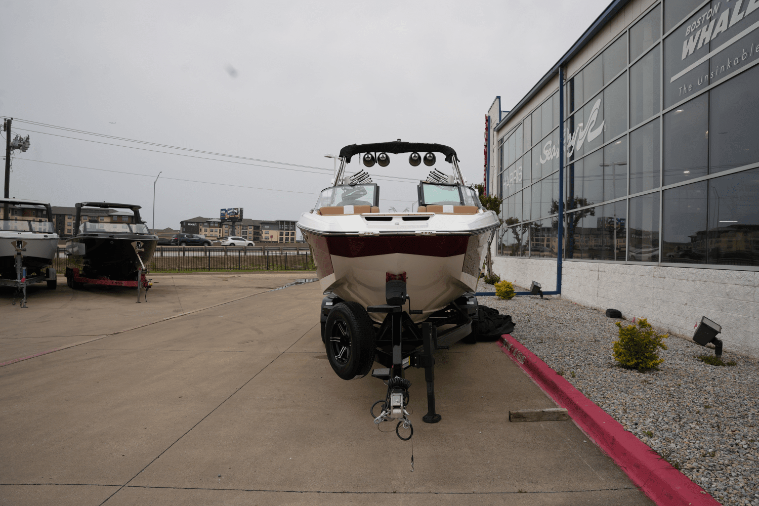 2022 Mastercraft X24 Image Thumbnail #7