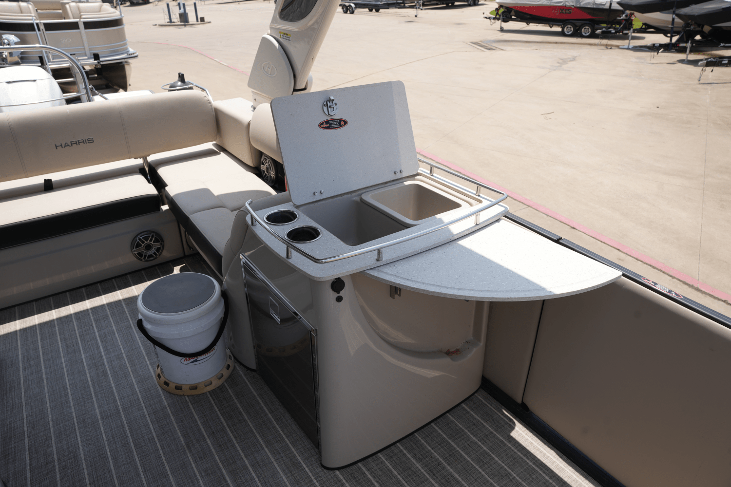 2023 Harris 250 GRAND MARINER Image Thumbnail #13
