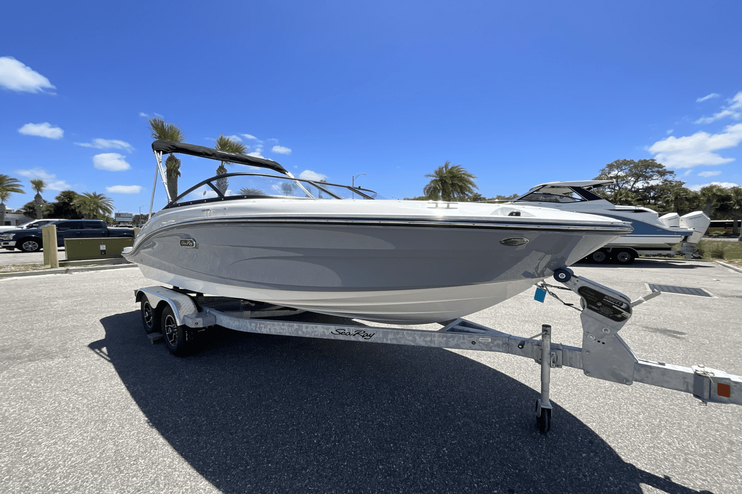 2025 Sea Ray SPX 190 Outboard Image Thumbnail #9