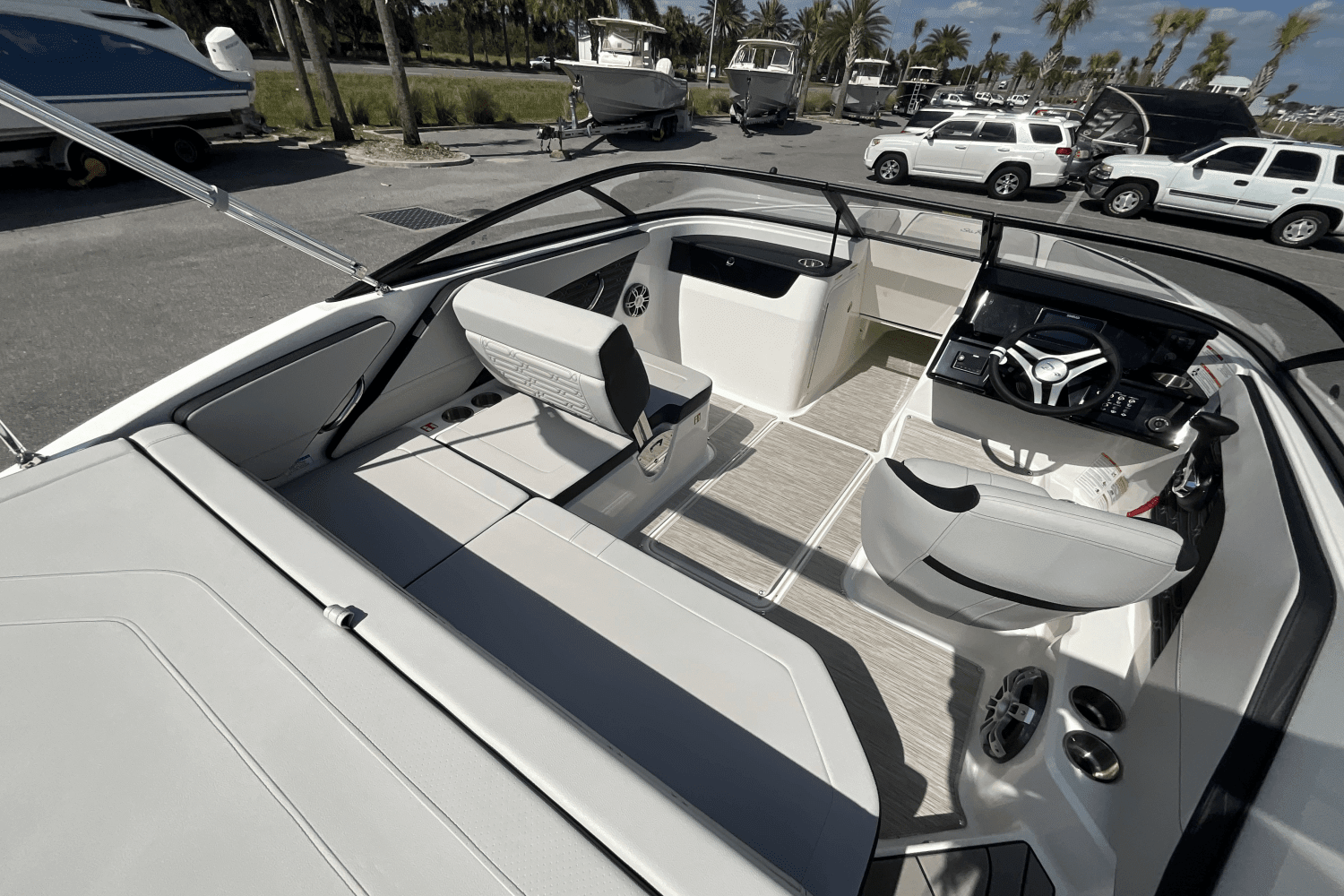2025 Sea Ray SPX 190 Outboard Image Thumbnail #27