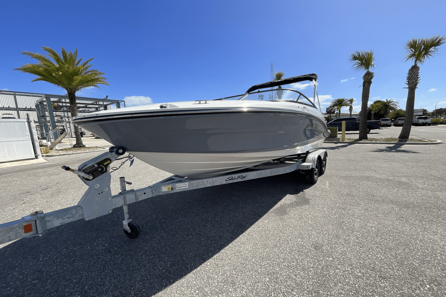 2025 Sea Ray SPX 190 Outboard Image Thumbnail #7