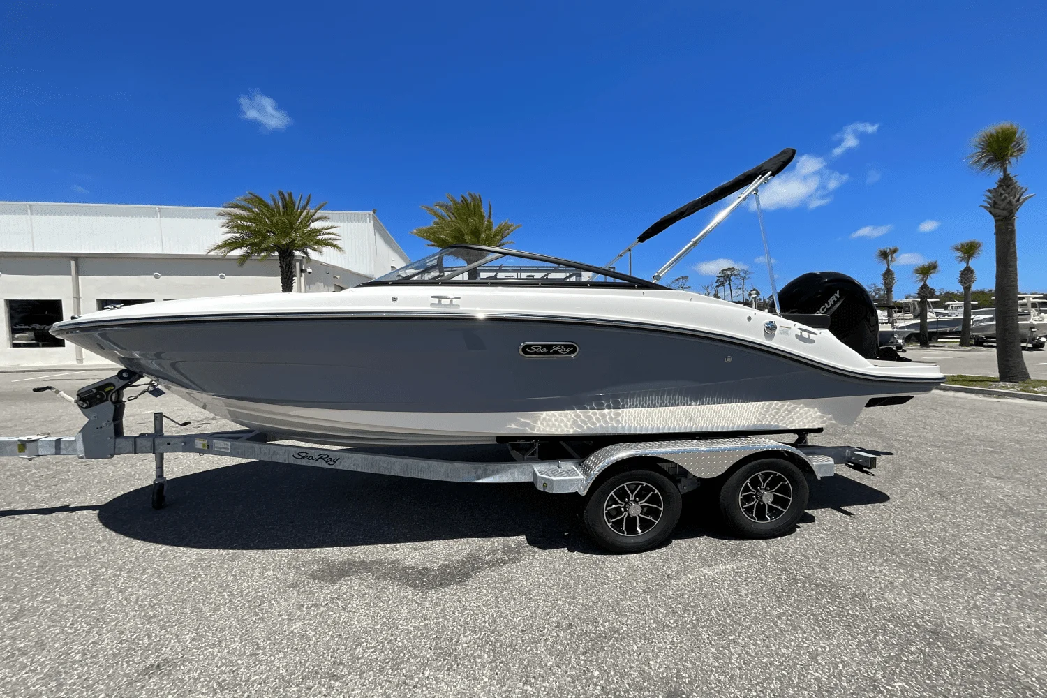 2025 Sea Ray SPX 190 Outboard Image Thumbnail #1