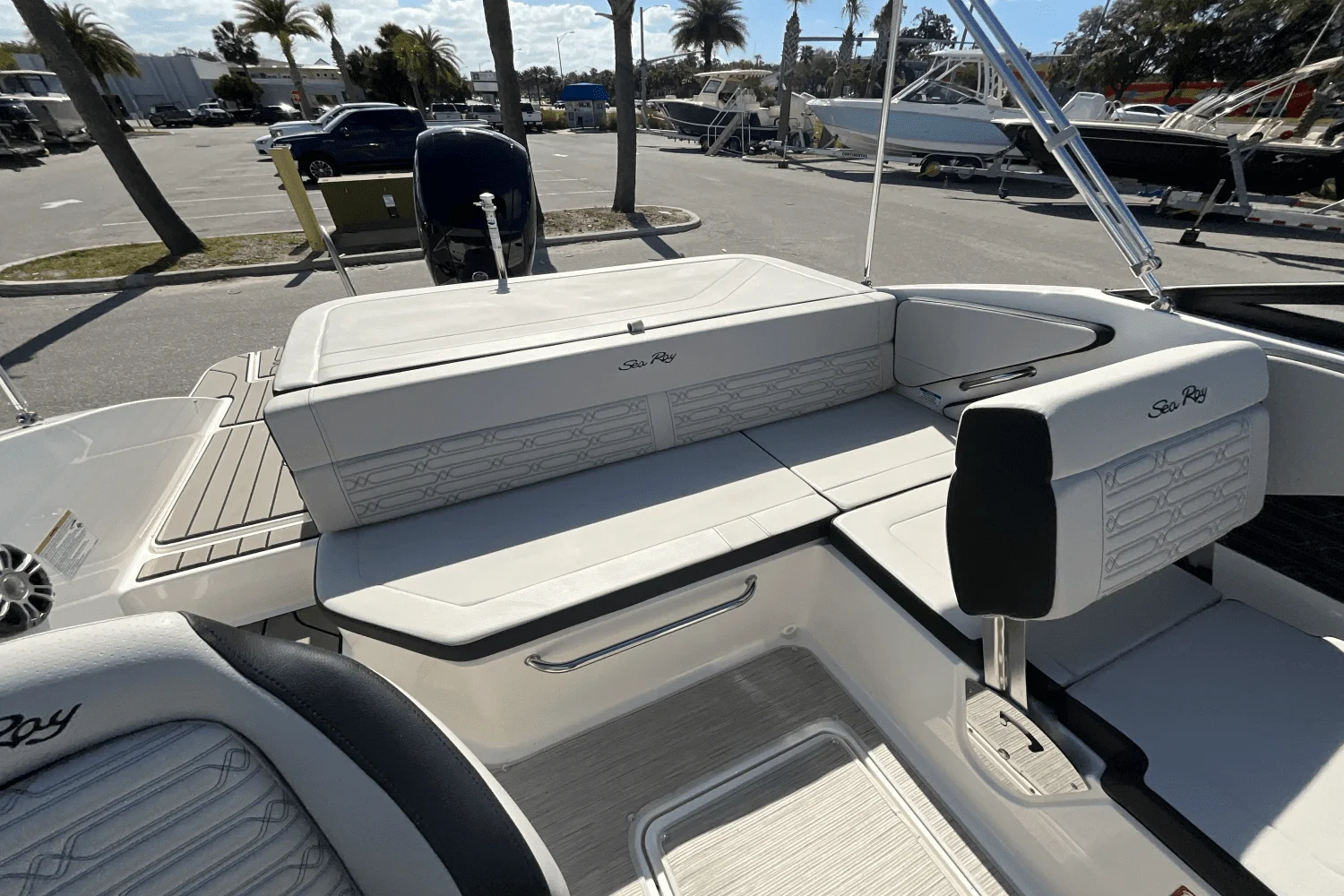 2025 Sea Ray SPX 190 Outboard Image Thumbnail #24