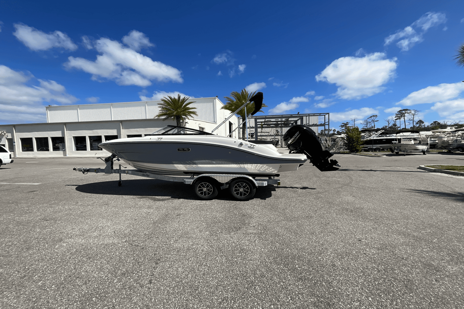 2025 Sea Ray SPX 190 Outboard Image Thumbnail #4